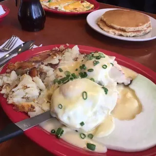 Honey Smoked Salmon Benedict