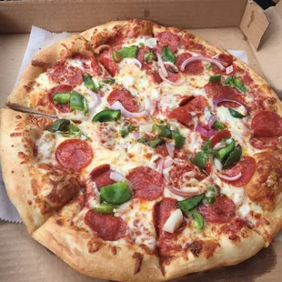 Small Pepperoni, Green Pepper Pizza - great taste, very floppy crust.