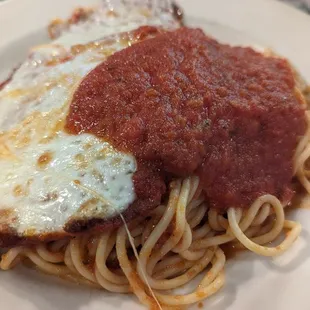 Chicken parmesan with spaghetti
