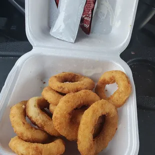 Onion rings are minced instead of whole onion ring.
