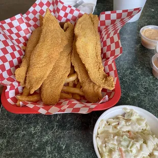 Catfish basket with slaw