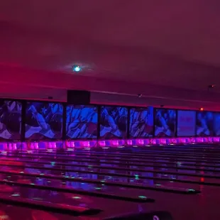 Cosmic lanes at Sam's town