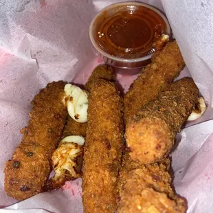 Hotzzarella Sticks with marinara