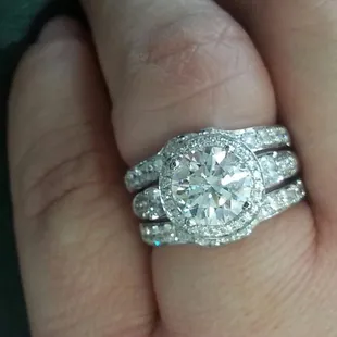 Made this beautiful 3 piece ring for one happy guest! Happy anniversary Valerie and Rey!