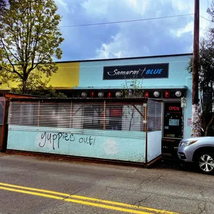 yuppies out! (4/22)