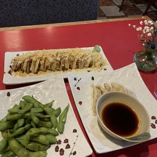 Wow wow roll, edemame, gyoza