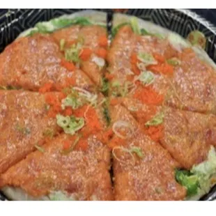 Spicy tuna pizza