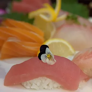 Sushi deluxe dinner