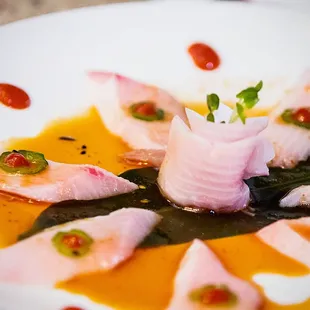 Spicy yellowtail sashimi  (5pc)