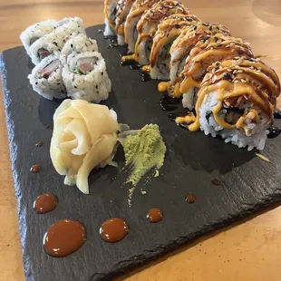 Kami Roll Yellowtail Scallion*