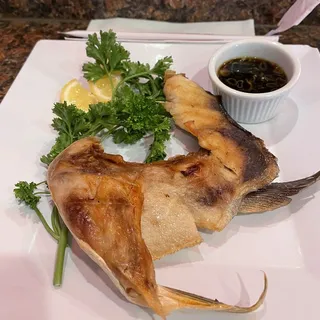 15. Yellowtail Collar