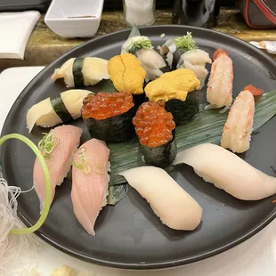 Samurai&apos;s Nigiri Sushi (Sea urchin, Salmon roe, Kanpachi, Conch, White tuna, Sweet shrimp). They are so good!