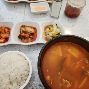 Intestine and tripe soup with generous portion of rice and delicious banchan.