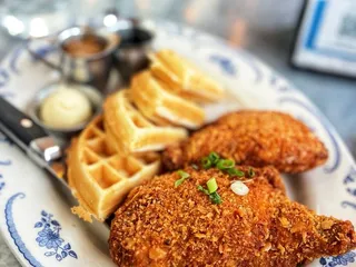 NOLA Restaurant & Bar