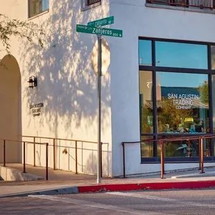 We are on the corner of Avenida del Convento and Paseo del los Zanjeros