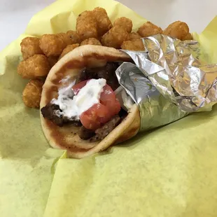 Gyro with tatortots