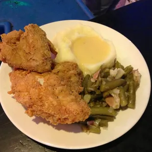 The fried chicken lunch special.