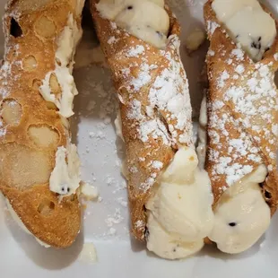 Cannolis- if this is what it's like in Italy, then I don't want to goto Italy