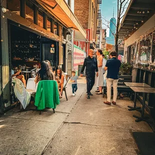 Exterior. Sidewalk seats