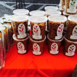 Organic granola, yes even gluten free and non GMO !!