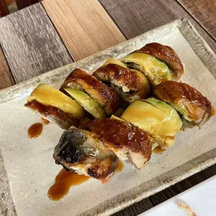 Eel roll with avocado