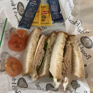 Turkey sandwich w fixings