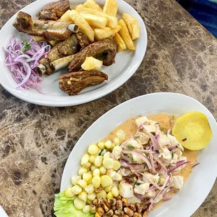 Chicharrones de cerdo and ceviche.