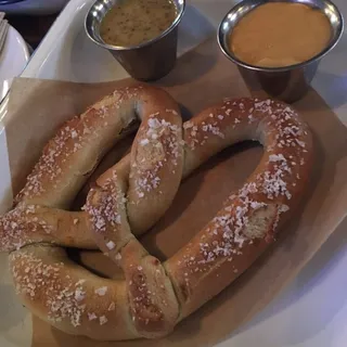 Classic Ballpark Pretzel