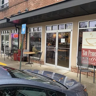 Store front at the corner of Dekalb and Clifton