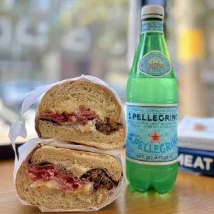 Roast Beef Sandwich w/ housemade horseradish aioli, pickled onions, cheddar, garlic mayo, rustic roll | $16