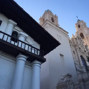Discussing the Native American history of Mission Dolores on our Parks - Pints - Politics tour.