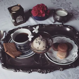Tea Time on The Thames