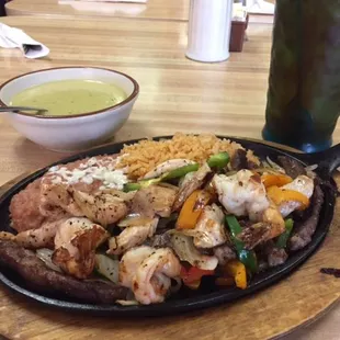 Combination fajita plate