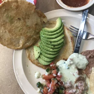 Avocado gordita
