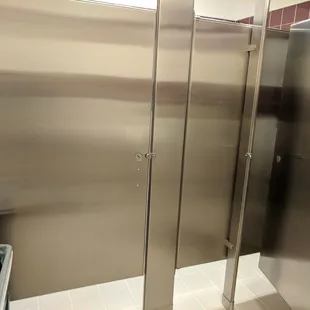 Very clean ladies room