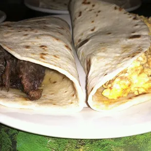 Best Barbacoa taco and Taco de Burbon con chorizo yun joya manzana para tomar ever and they are huge.