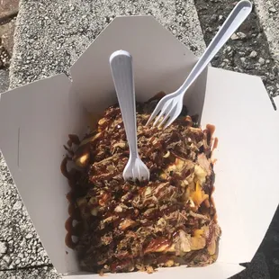 BBQ pork fries with Mac and cheese