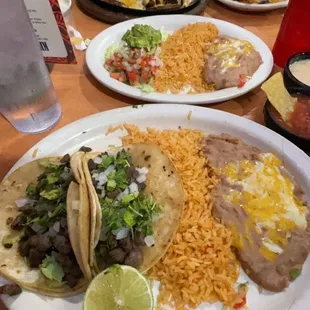 Tacos de carne asada