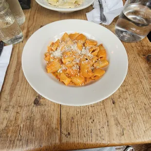 Rigatoni with tomato-vodka sauce