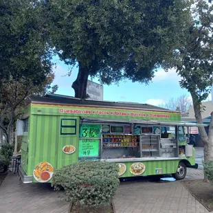 a green food truck