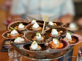 Trani's Dockside Station