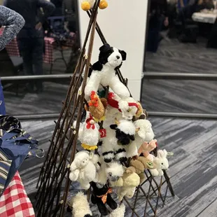 Annual Crab Feed Plush pyramid auction