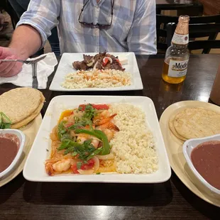 Camarones de ajos and carne asada