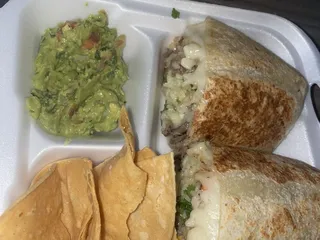 La Joya Salvadoreña Truck Food