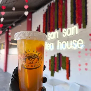 San San Signature - fruit tea with fresh fruit cuts