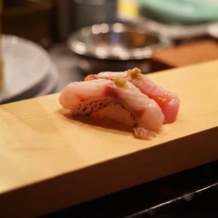 SUSHI NIGIRI