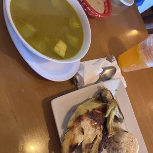 Caldo de Gallina Criolla