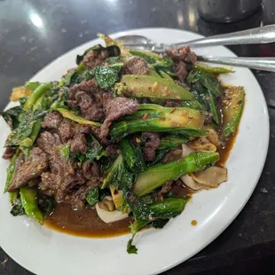 Satay beef chow fun