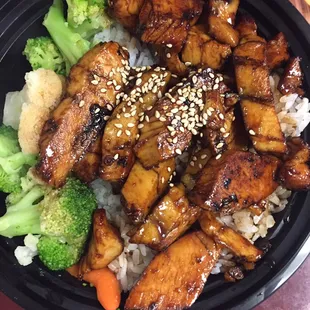 Chicken teriyaki bowl with veggies