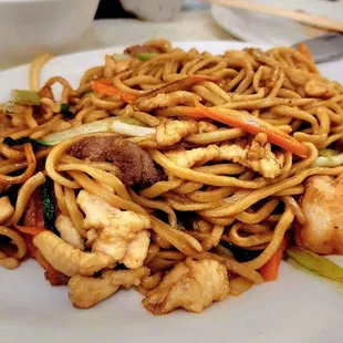 Combo chow mein ($14.95).
